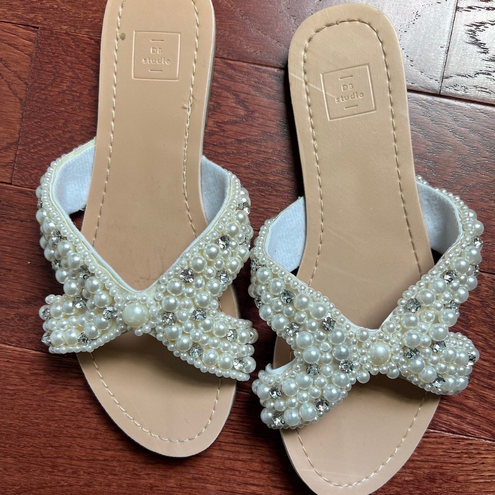 Pearl beaded slide sandals